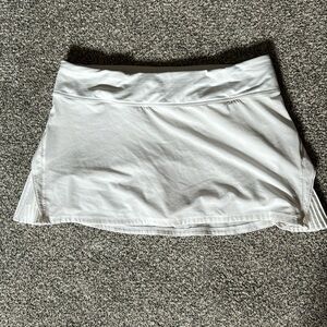 Play Off The Pleats Lululemon Skirt- white size 12